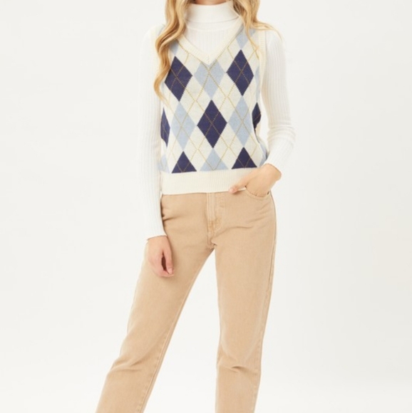 Argyle Pattern Sweater Vest - Picture 9 of 16